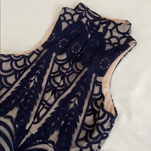 Missguided Navy Lace Choker Neck Bodycon Dress - Picture 8 of 9